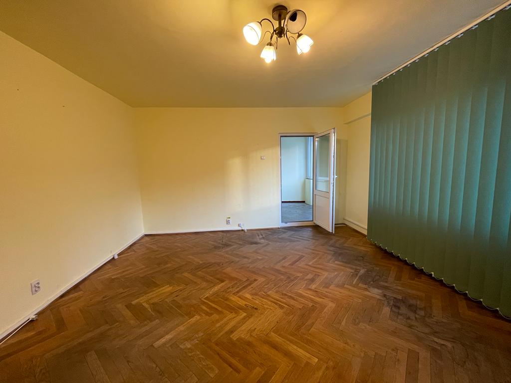 Apartament 3 camere 80mp ideal pentru notari sau avocați