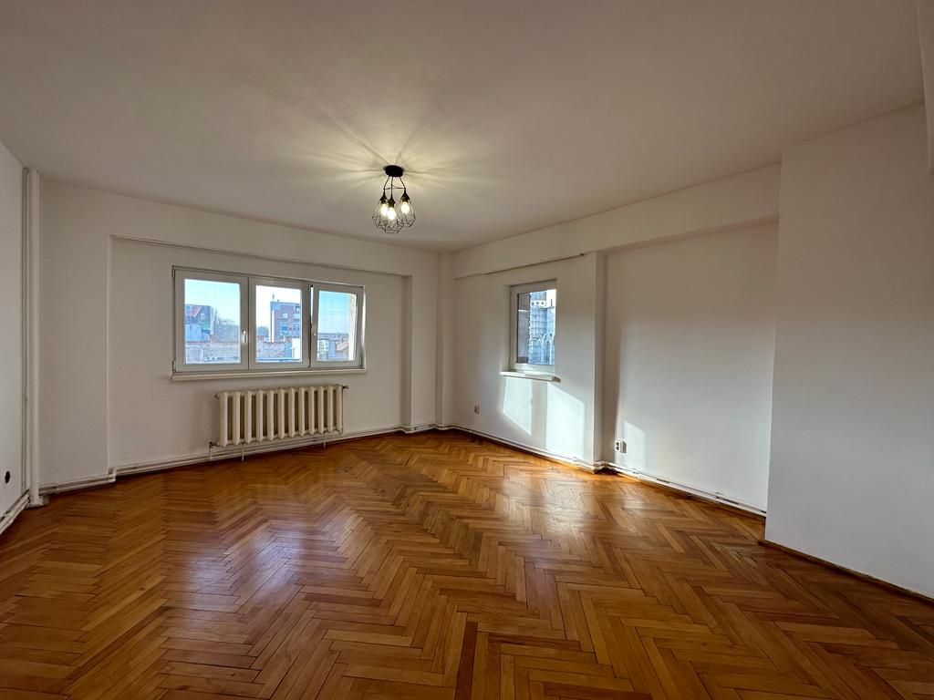 Apartament cu 2 camere, decomandat, n Cipariu